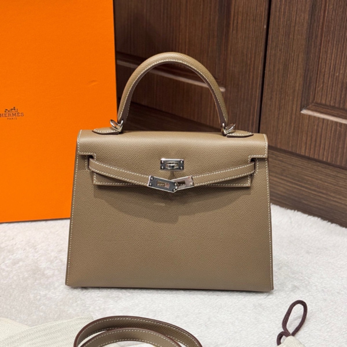Hermès Kelly 25 epsom U — продано