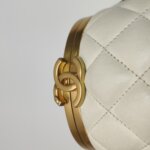 Chanel C logo — фото 12