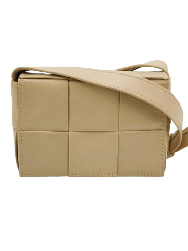Bottega Veneta Cassette Intreccio — продано
