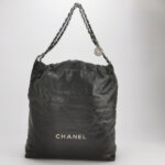 Chanel 22 Bag Logo — фото 3