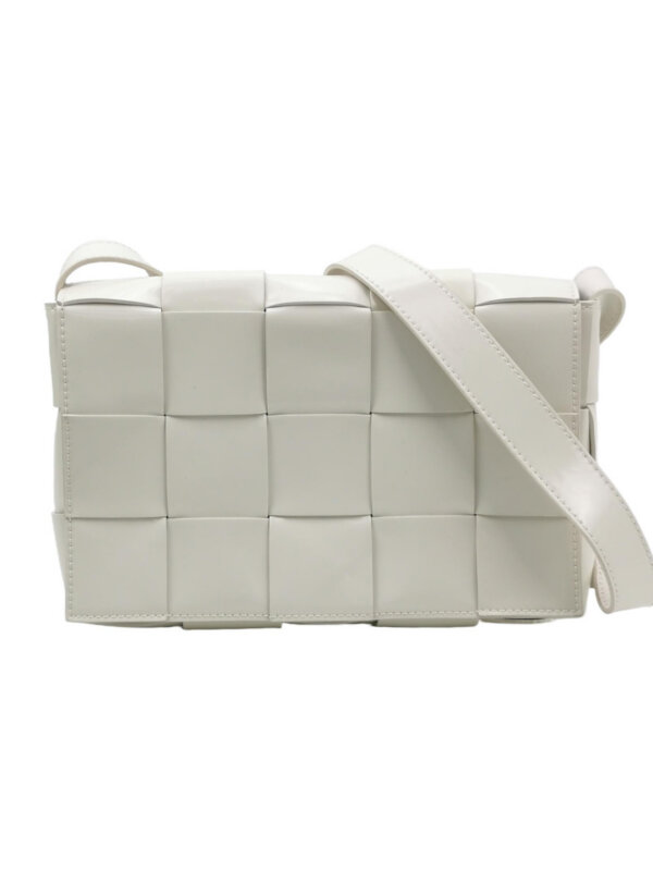 Bottega Veneta Cassette Intreccio — продано
