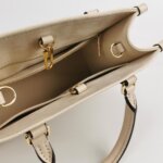 Louis Vuitton Onthego Gaint Monogram — фото 7