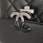 Chanel Lambskin Shoulder Bag — фото 14