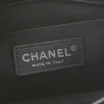 Chanel Quilted Lambskin Crossbody (Шанель) — фото 8