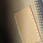 Louis Vuitton Loop Monogram — фото 10