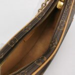 Louis Vuitton Loop Monogram — фото 7