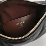 Chanel Leather Shoulder Bag — фото 8