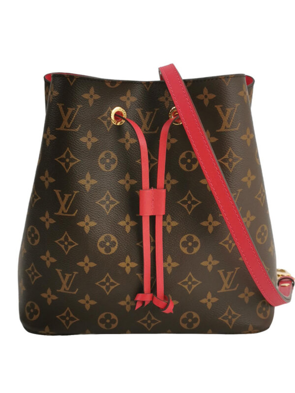 Louis Vuitton Monogram — продано