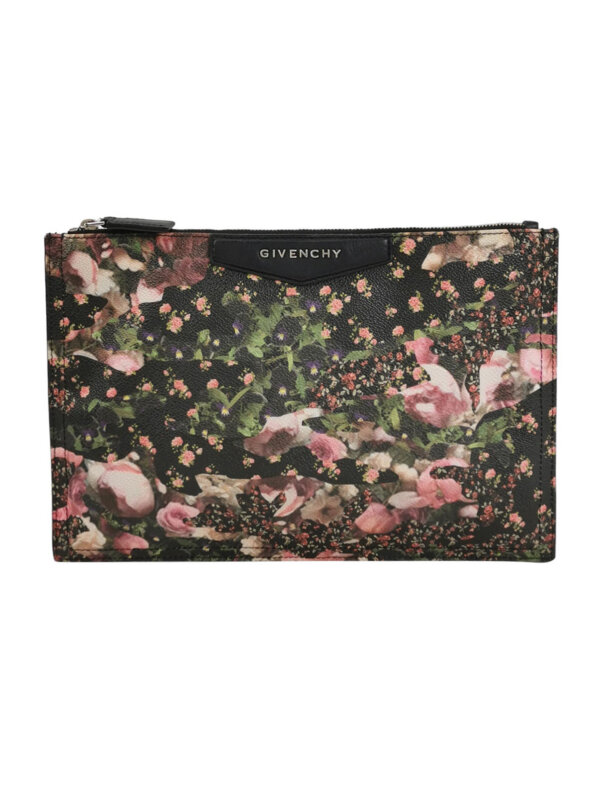 Givenchy — продано