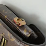 Louis Vuitton Pochette Metis (Луи Виттон) — фото 12