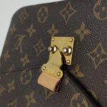 Louis Vuitton Pochette Metis Monogram S-lock — фото 13