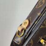 Louis Vuitton Pochette Metis Monogram S-lock — фото 21