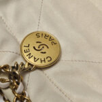 Chanel 22 Bag Logo — фото 11