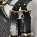 Givenchy Shoulder Bag — фото 11