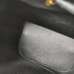 Valentino Garavani V logo Logo — фото 10