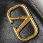 Valentino Garavani V logo Logo — фото 13