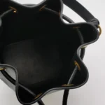 Valentino Garavani V Logo Logo (Валентино) — фото 7