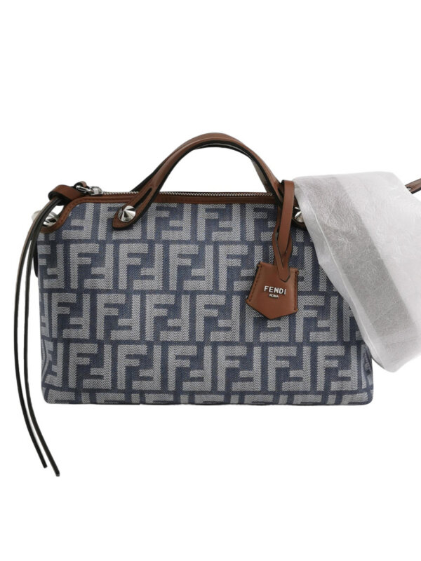 Винтажная сумка Fendi By The Way F