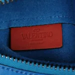 Valentino Garavani Calfskin Logo Shoulder Bag — фото 8