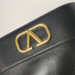 Valentino Garavani Mini Logo Crossbody — фото 13