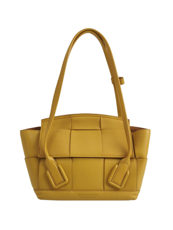 Bottega Veneta Arco Intrecciato — продано