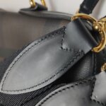 Burberry Shoulder Bag — фото 13