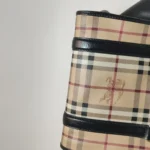Burberry Colorblock Calfskin Crossbody (Бёрберри) — фото 20