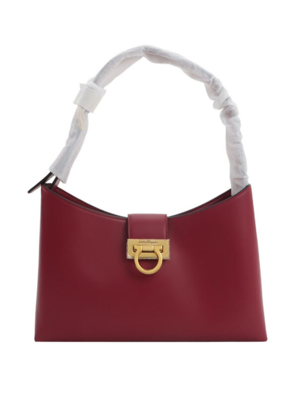 Ferragamo Trifolio — продано