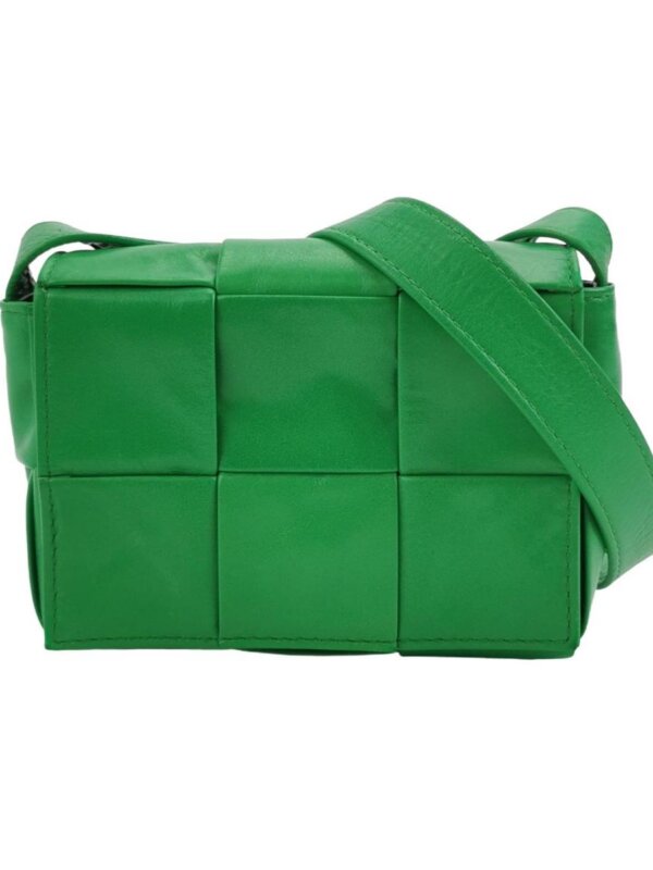 Bottega Veneta Cassette Intreccio — продано