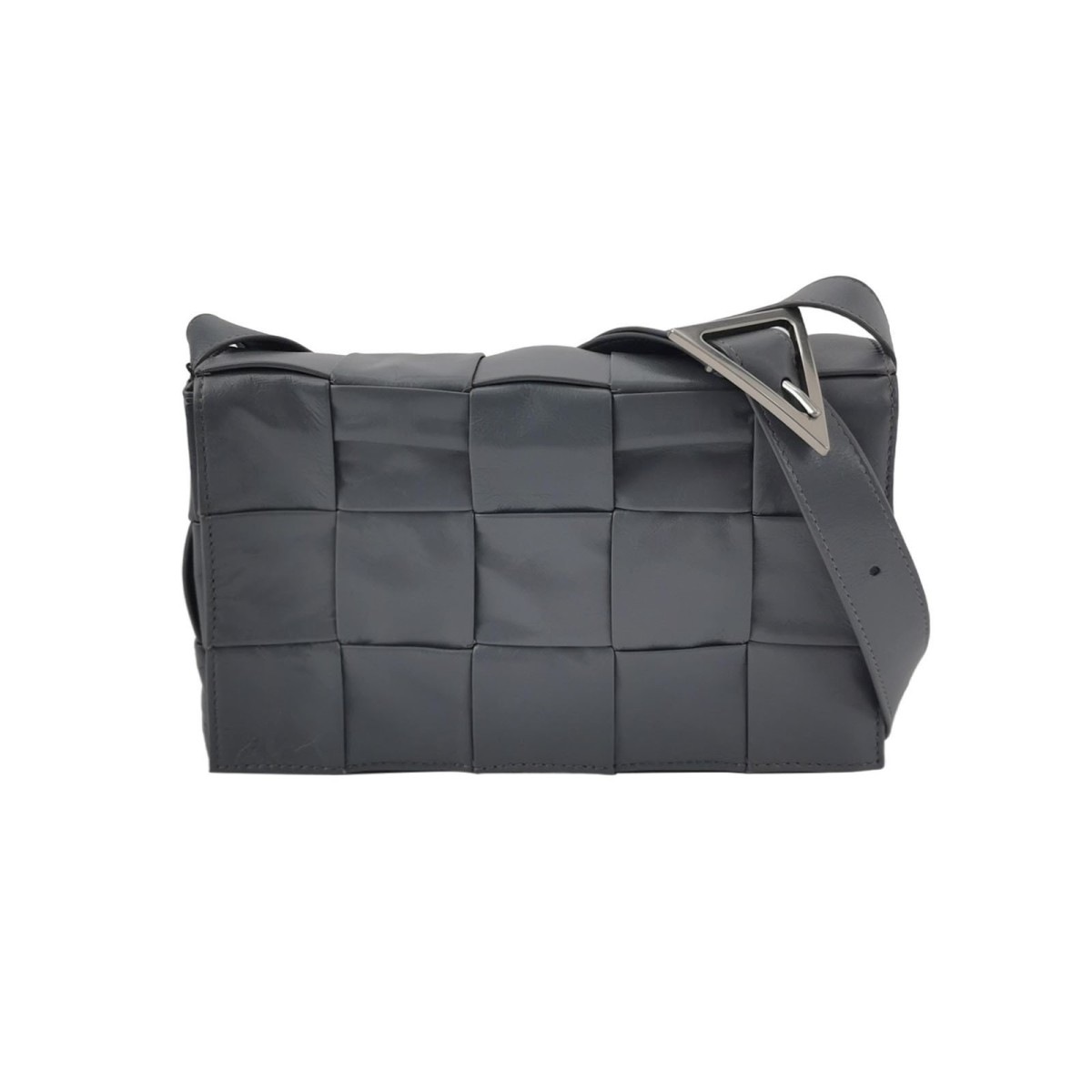 Bottega Veneta Cassette Intreccio — продано