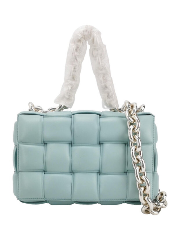 Bottega Veneta Cassette Intreccio — продано