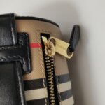 Burberry The Barrel Logo — фото 14