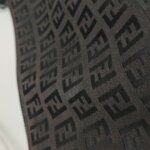 Fendi Logo Shoulder Bag — фото 11