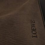 Loewe Logo Shoulder Bag — фото 19