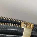 Saint Laurent Quilted Calfskin Clutch (Сен Лоран) — фото 11