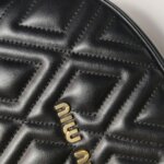 Miu Miu Logo Shoulder Bag — фото 17