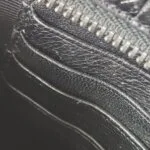 Saint Laurent Calfskin Logo Crossbody — фото 11