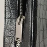 Saint Laurent Calfskin Logo Crossbody — фото 13