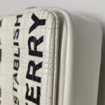 Burberry Lola logo — фото 20