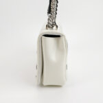 Burberry Lola logo — фото 3