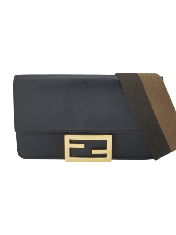Fendi Baguette F — продано