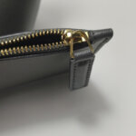 Saint Laurent Logo Shoulder Bag — фото 12