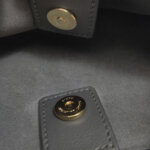 Saint Laurent Logo Shoulder Bag — фото 13