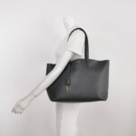 Saint Laurent Logo Shoulder Bag — фото 2