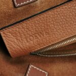 Loewe Logo Shoulder Bag — фото 8