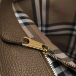 Burberry Logo Shoulder Bag — фото 10