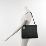 Givenchy Logo Shoulder Bag — фото 2