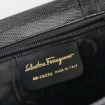 Ferragamo Logo Crossbody — фото 8