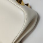 Valentino Garavani Stud Sign Logo — фото 25