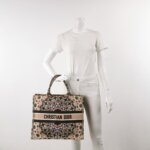 Dior Book Tote logo — фото 2